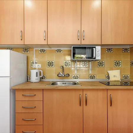 Gloria Apartment *